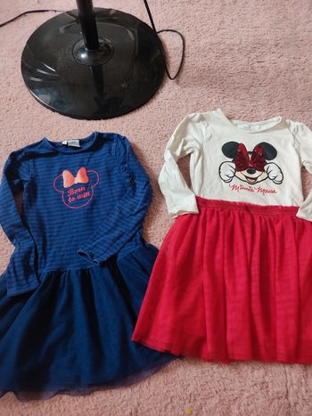 Lot 2 robes Minnie taille 5 ans