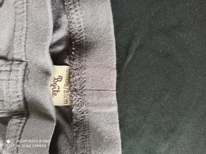 Pantalon avec liseré argentés - photo numéro 4
