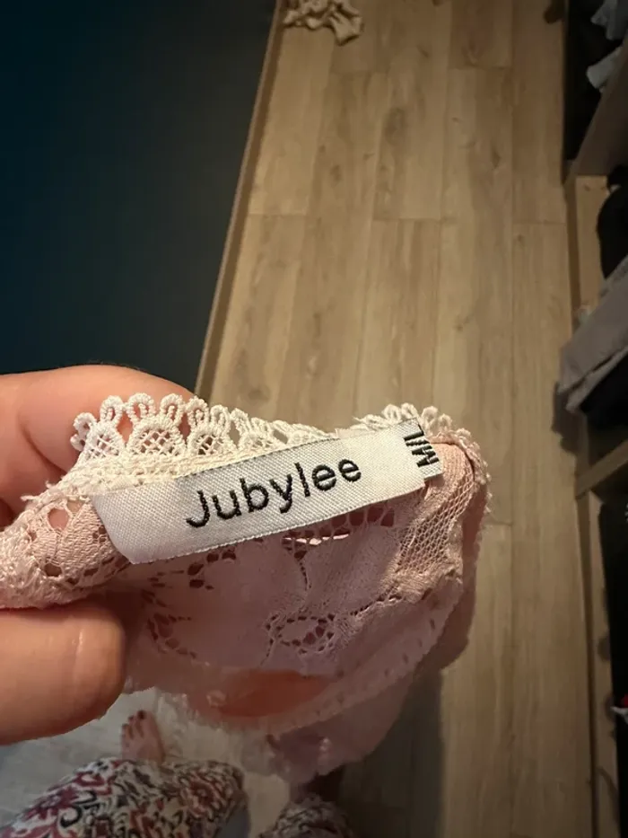 Robe dentelle décolleté dans le dos 🌸 - photo numéro 5