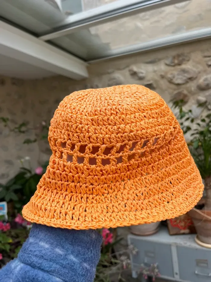 H&M - Chapeau hat style bob bucket orange néon - photo numéro 2