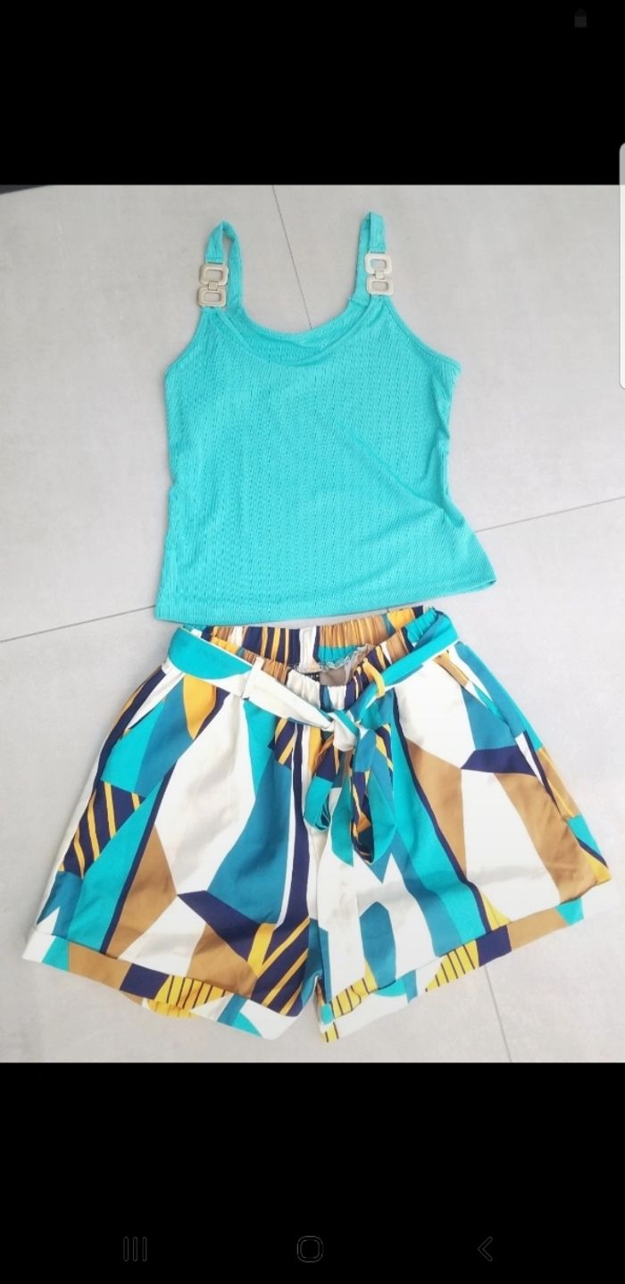 Short coloré taille haute et élastique - photo numéro 4
