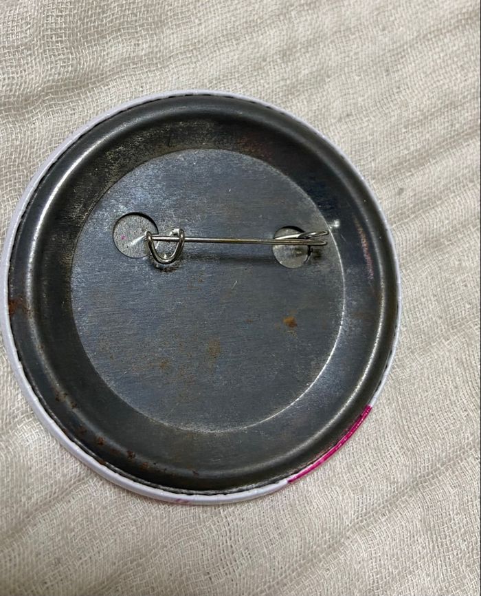 Broche bonne fêtes bon état - photo numéro 2