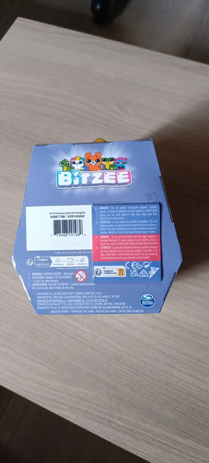 Figurine bitzee - photo numéro 2