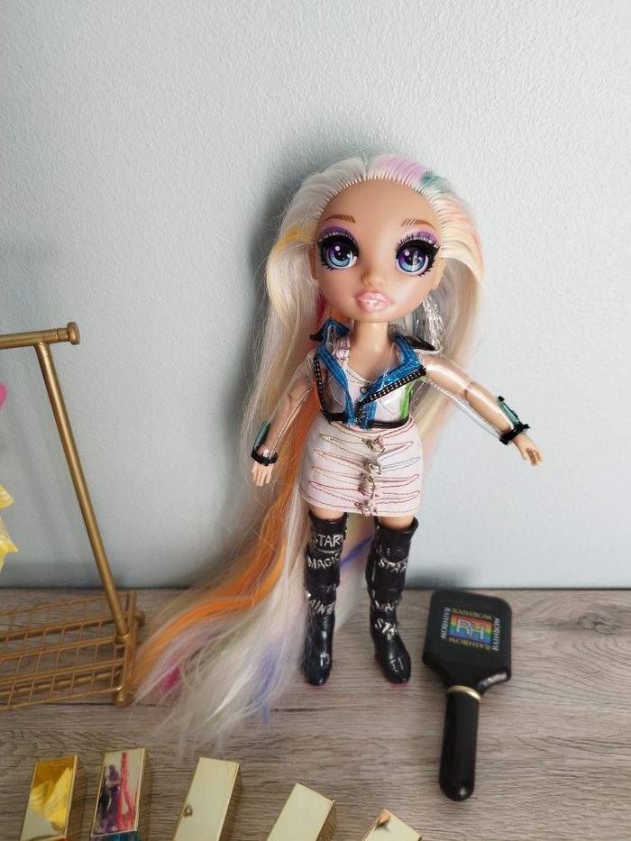 Poupée rainbow high amaya et son dressing - photo numéro 8