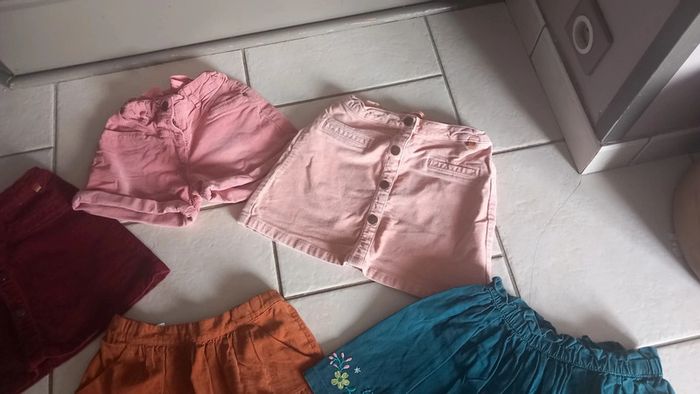 Lot de 5 bas fille 7 ans tbe hiver jupes shorts - photo numéro 5
