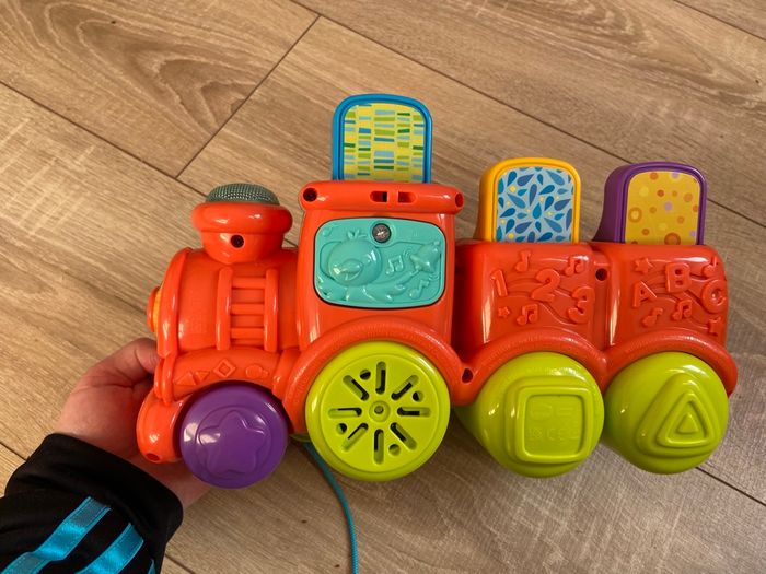 VTECH ROUL'TRAIN CACHE-CACHE DES P'TITS LOULOUS - photo numéro 4