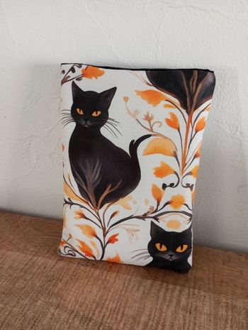 Pochette livre de poche chat noir