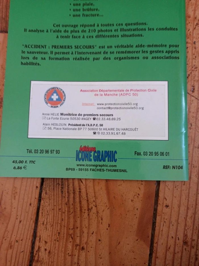 Livre accidents premiers secours en très bon état - photo numéro 3
