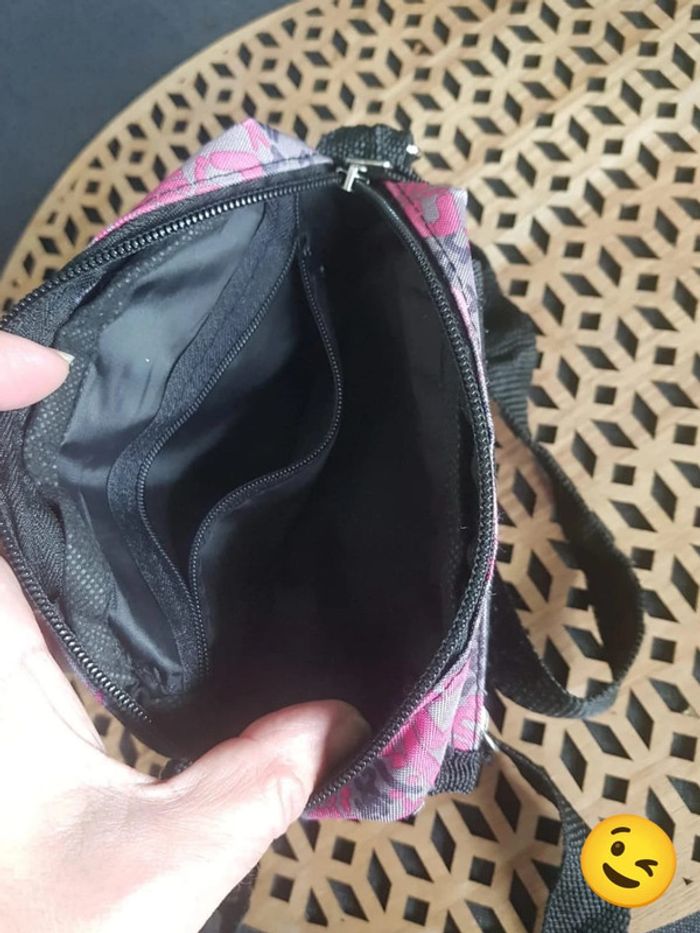 Mini Sacoche Tres Bon Etat - photo numéro 5