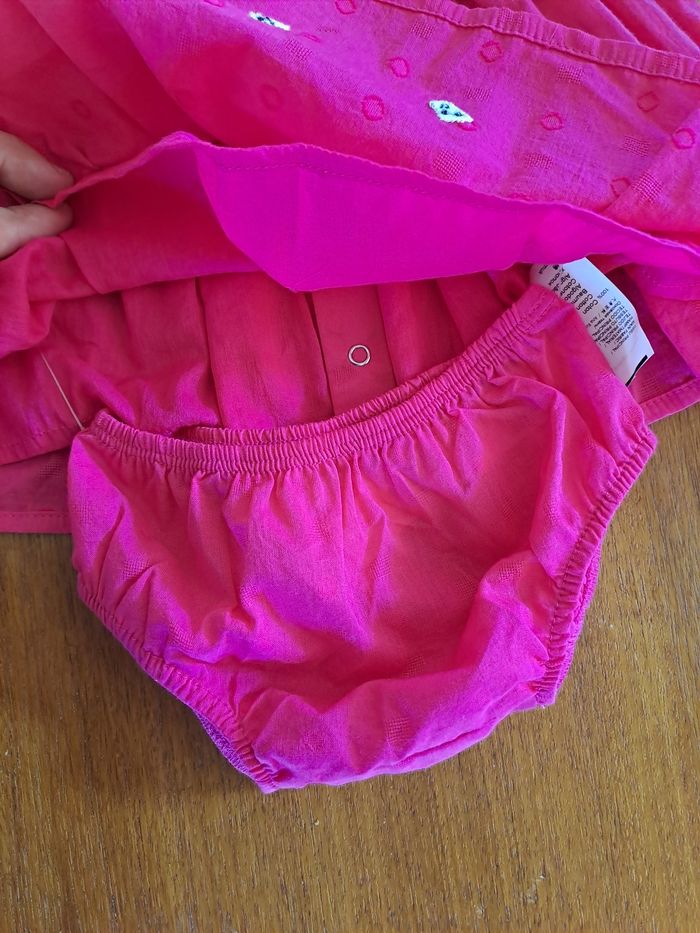 Robe et cache-couche rose - photo numéro 2