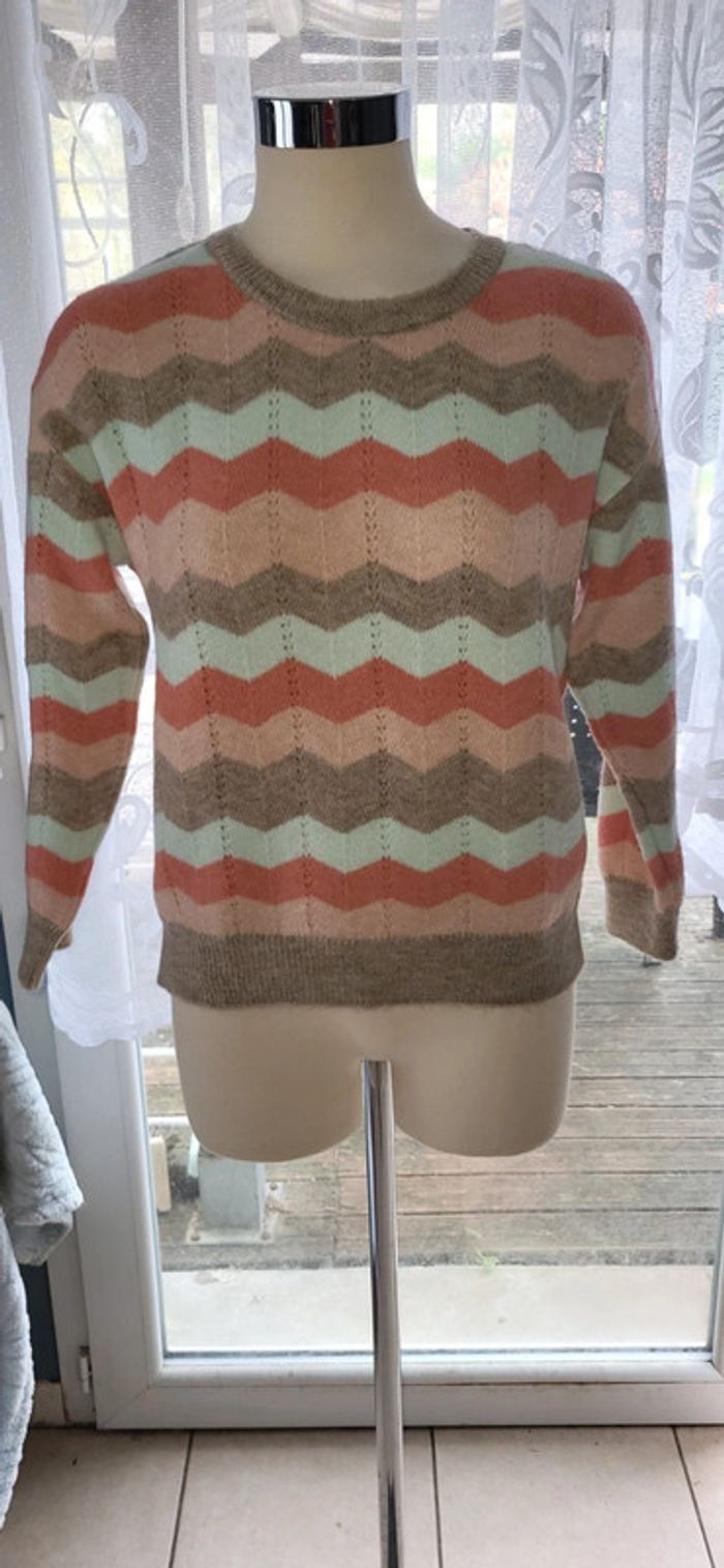 Pull en tricot à rayures colorées et tout doux – Taille M
