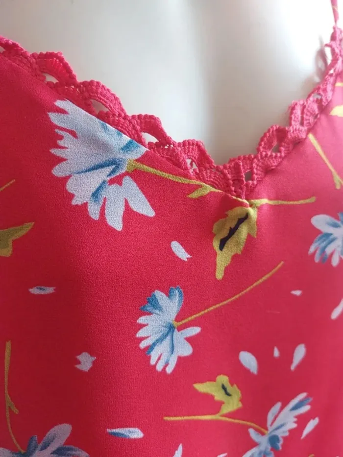 Top à Fleurs Rouge Taille S - photo numéro 5