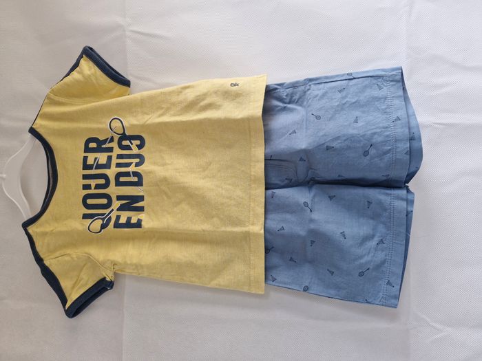 Pyjama 2 pièces 3 ans Okaïdi Jaune bleu marine inscription jouer en duo raquettes volants