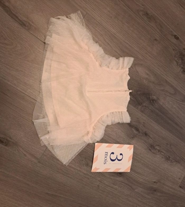 Robe en tulle 3 mois TAO neuve - photo numéro 3