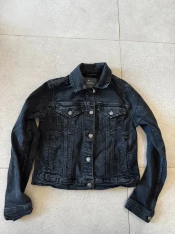 Veste en jean noir Stradivarius, taille S, très bon état