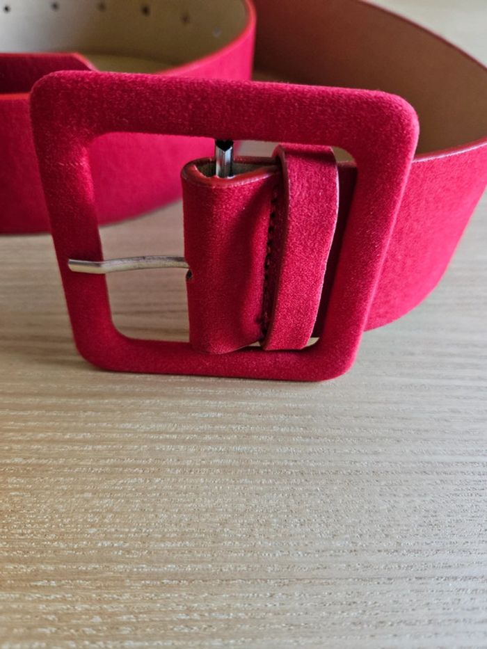Ceinture rouge daim 100 cm neuve - photo numéro 3