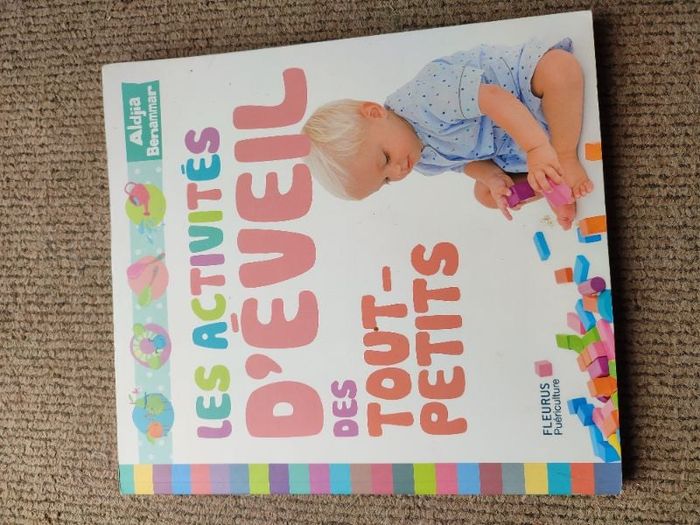 Livre d'éveil et d'activités