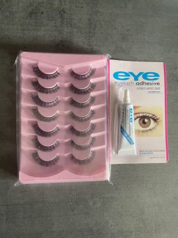 7 Paires de faux cils + colle