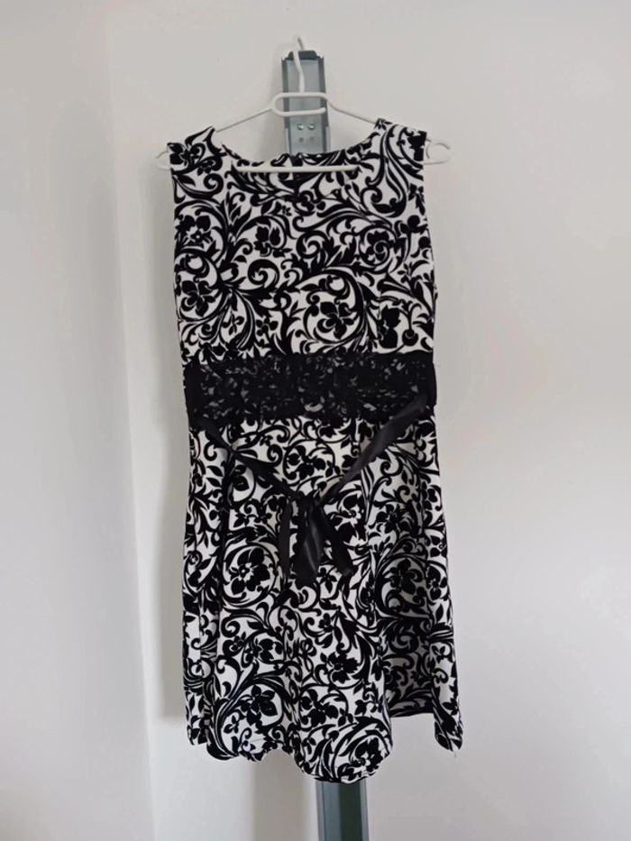 Robe motifs floraux rouge/blanche Taille L40 - photo numéro 2