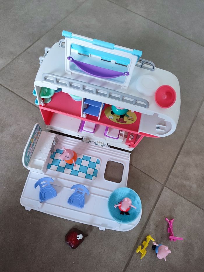 Camping car Peppa pig - photo numéro 2