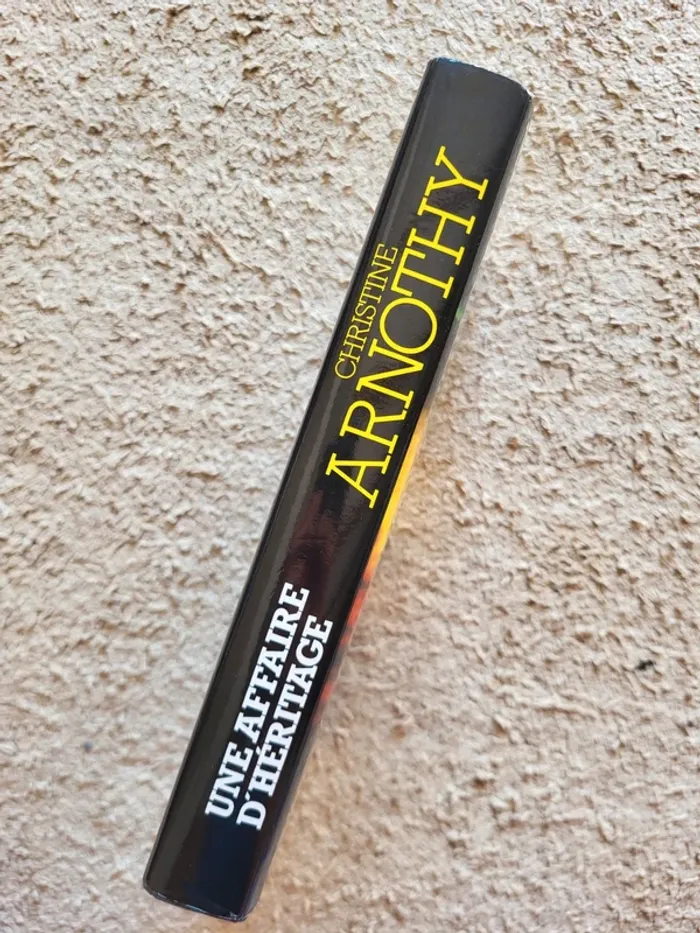 Livre relié "Une affaire d'héritage" de Christine Arnothy - Aventure et suspense - photo numéro 4