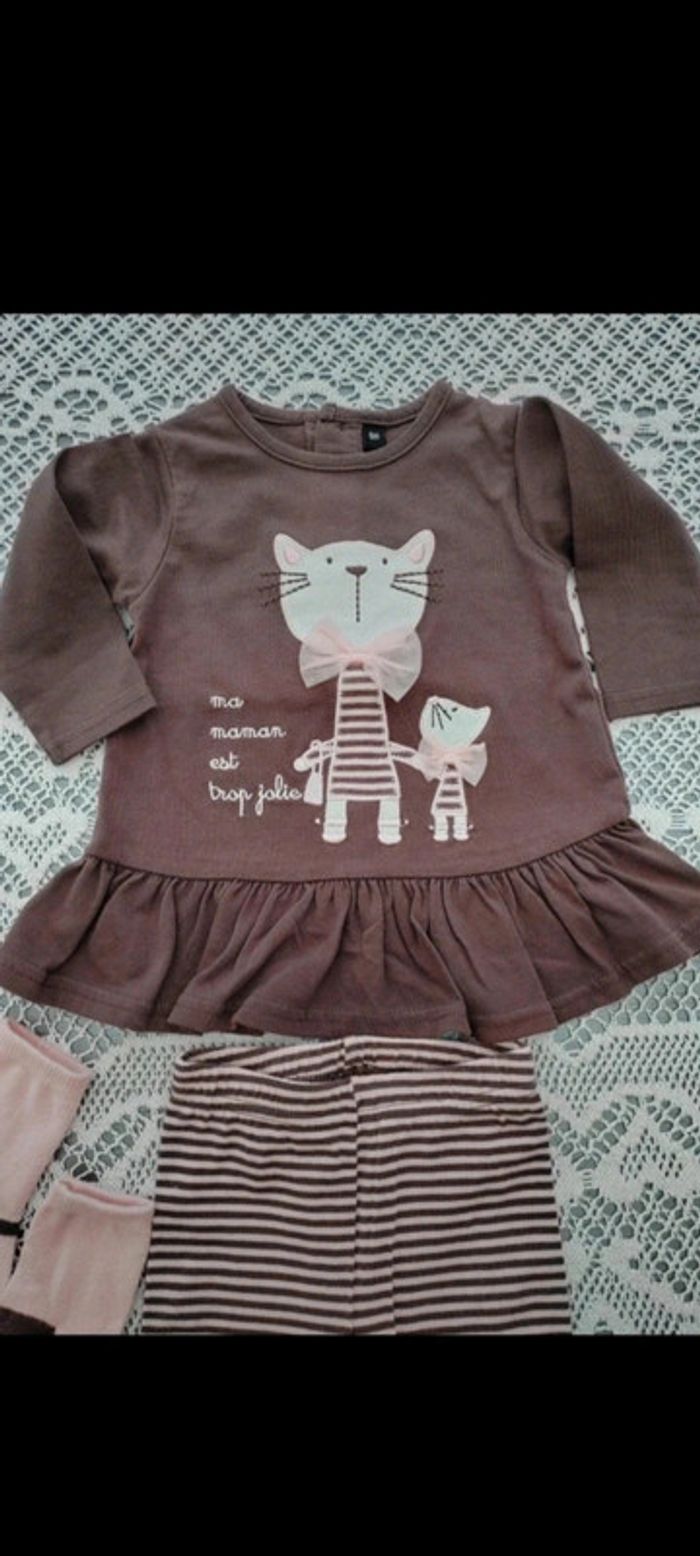 🩷Ensemble legging, pull, chaussettes et gilet 6 mois - photo numéro 4