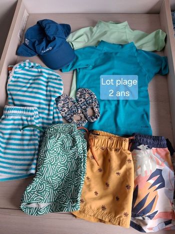 Lot plage garçon  anti-UV short et accessoires  2 ans