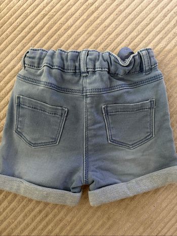 Short, neuf.