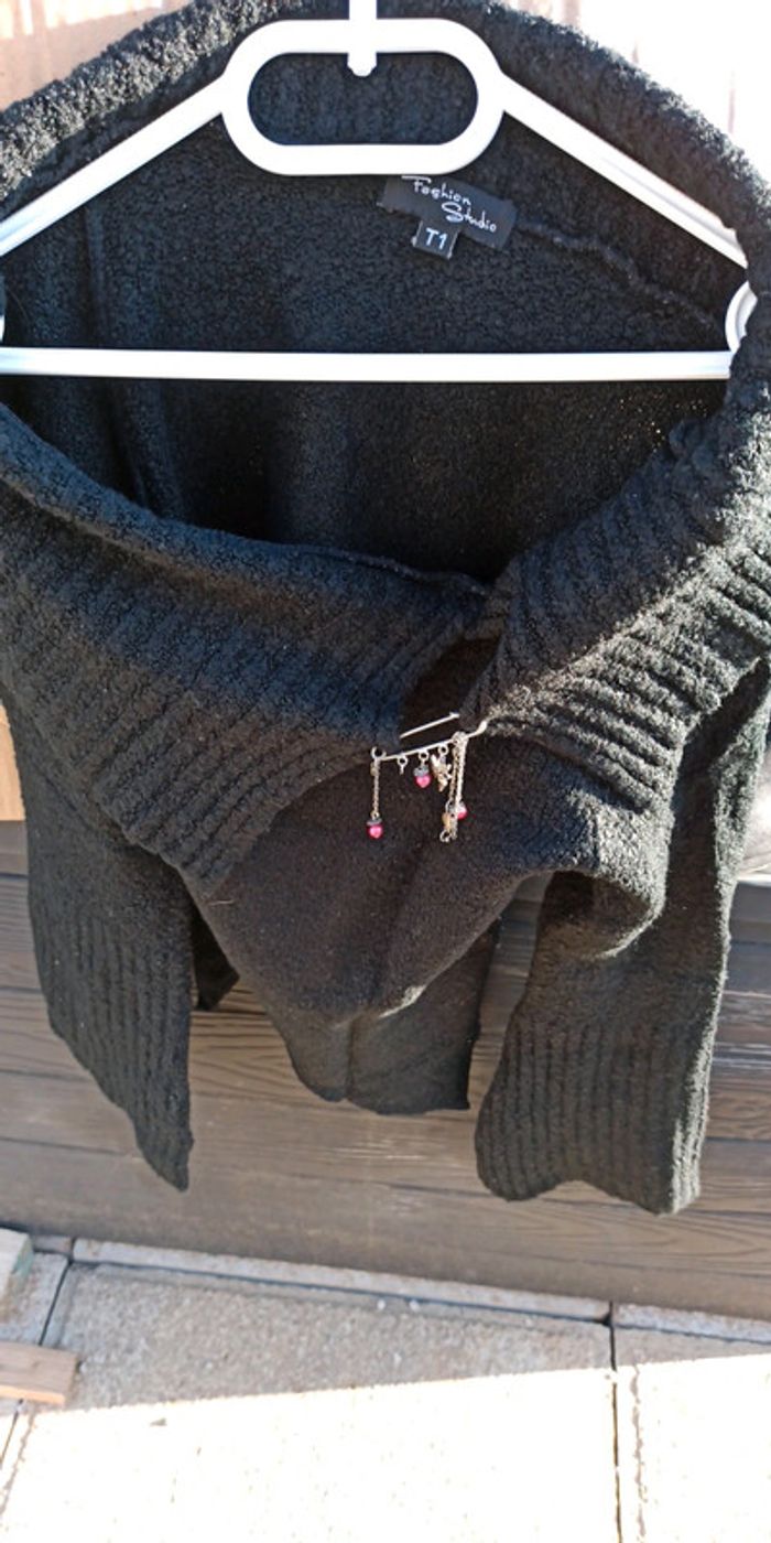 Pull épaule découverte