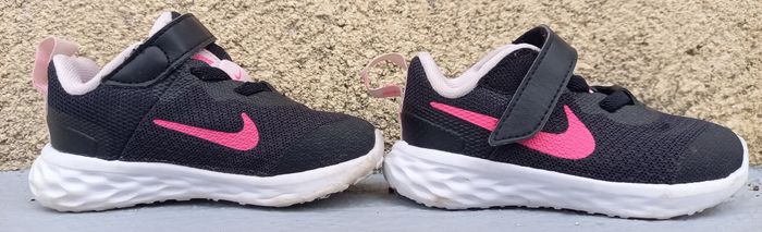 Chaussures nike taille 21 - photo numéro 2