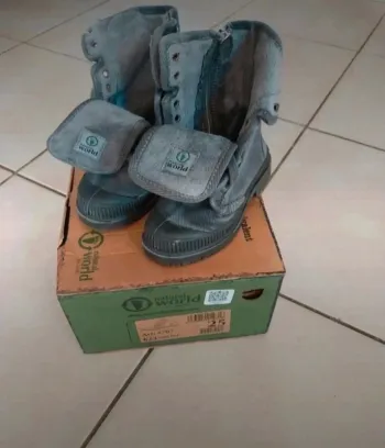 Chaussures montantes grises Natural World T25 NEUVES