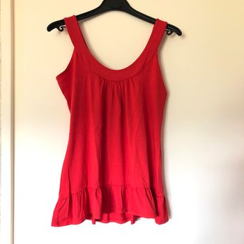 Top rouge camaïeu