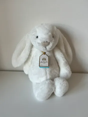 Bashful luxe bunny LUNA white Jellycat