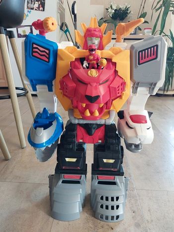 Power Rangers Beast Morphers, Megazord Transformable
