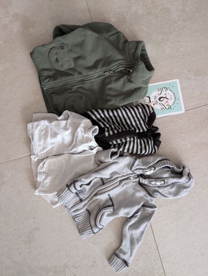 Gros lot vêtements garçon 6 mois - photo numéro 8