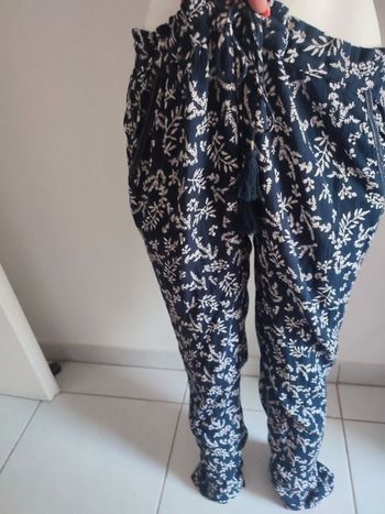 #kytieSfemme. Pantalon taille S⚠️ taille super large a la taille est de 50 centimètres 😊
