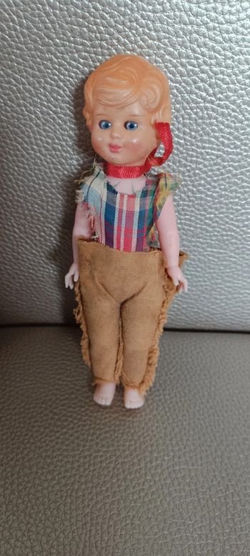 Mini poupée ancienne