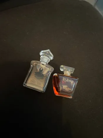 Lot de deux miniatures parfum