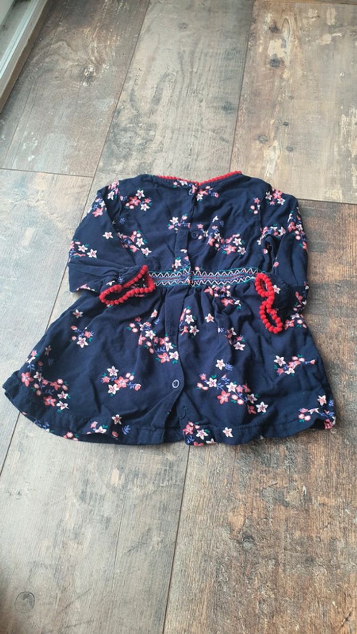Robe tissaia 12 mois en très bon état - photo numéro 5