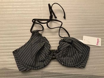Haut maillot bleu et blanc Freya neuf