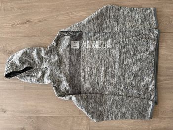 Pull a capuche Under Armour Taille 8-10 Ans 
