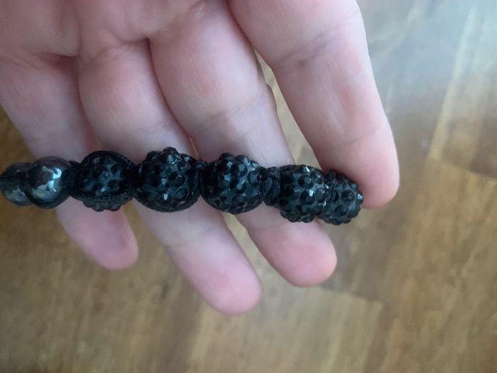 Bracelet perles noires réglable - photo numéro 2