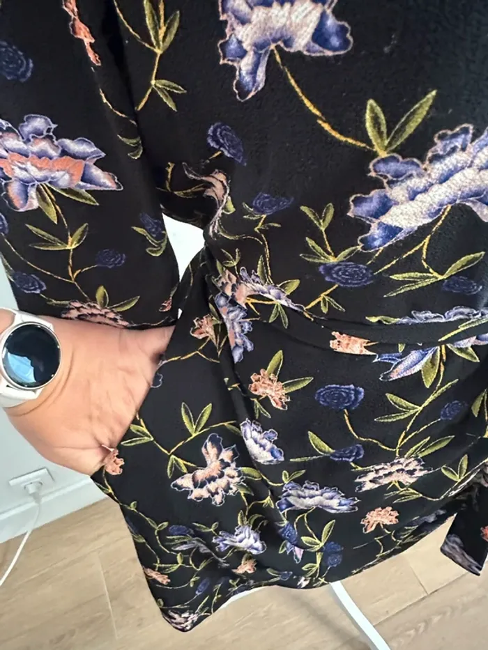 Magnifique robe noir fleuri avec poche - photo numéro 5