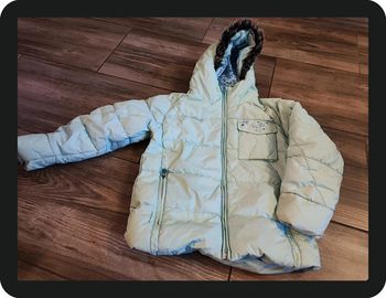 Blouson doudoune capuche vert pale Décathlon Wed'ze Taille 8 ans