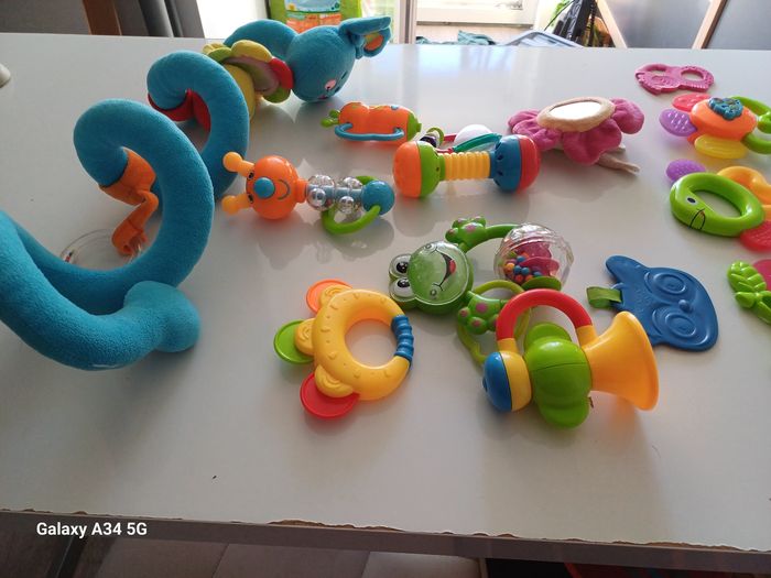 Lot de hochets bebe garcon