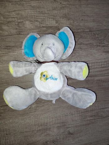 Peluche éléphant "Arthur"