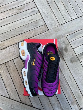 Nike air Max plus Black Hyper violet 
