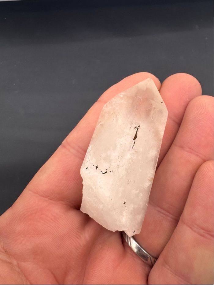Pointe cristal de roche 65 mm – 62 g – pierre naturelle décor/reflexologie (ref37) - photo numéro 6