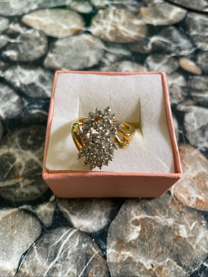 Bague plaqué or marquise avec oxydes blancs - photo numéro 3