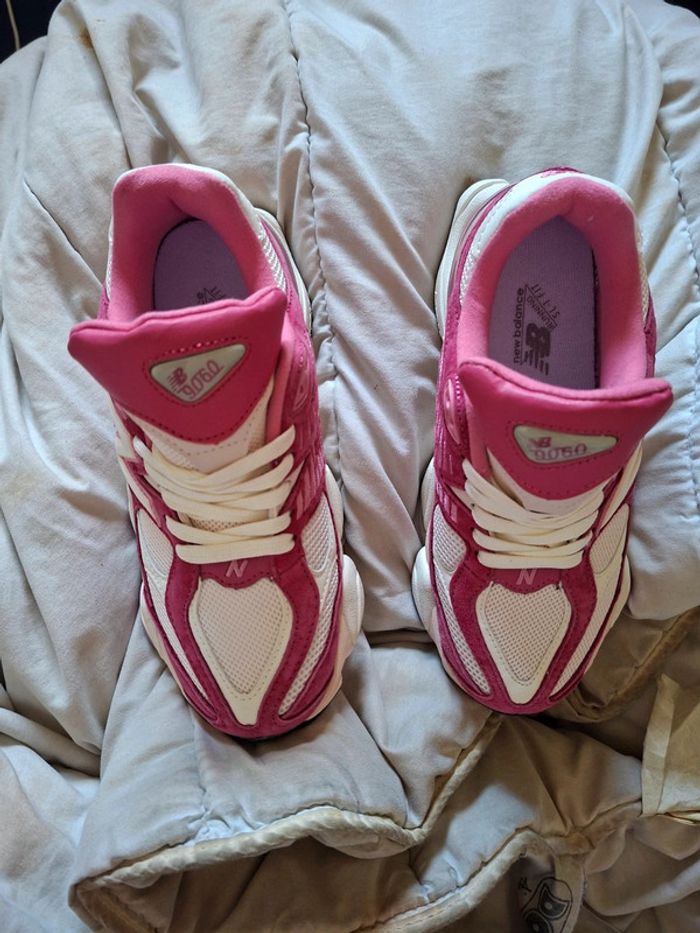New Balance 9060 rose fuchsia taille 37 neuve - photo numéro 5